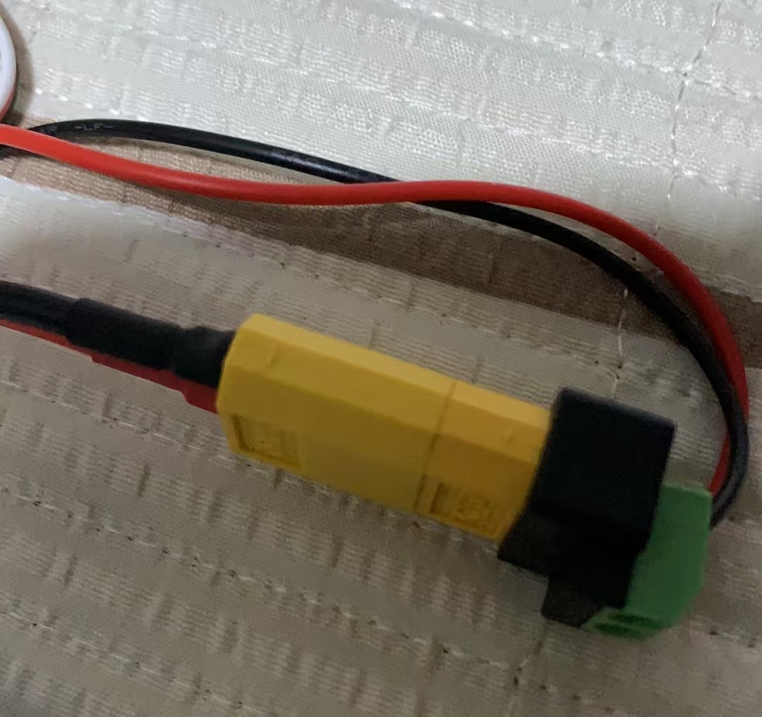 Adaptador de Conector de 2 Pin - Drone Solar Charger reseña y precio